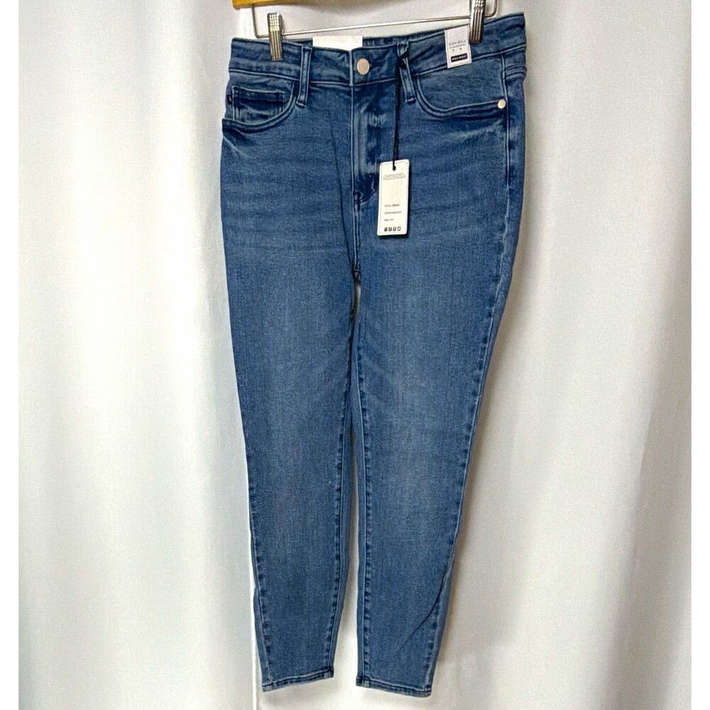 Judy Blue Jeans Woman’s 28 Blue Medium Wash High Rise Relaxed Fit Stretch